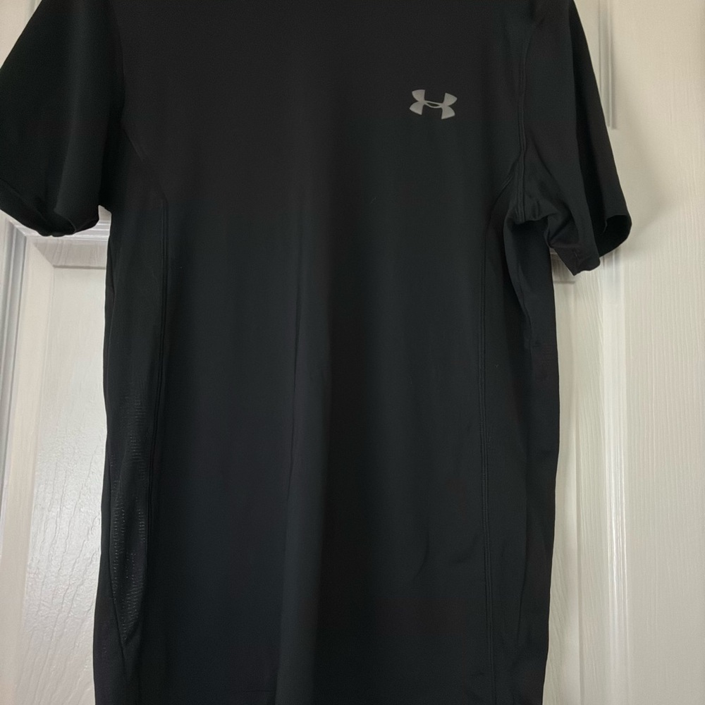 Under Armour Men's Black Performance Shirt